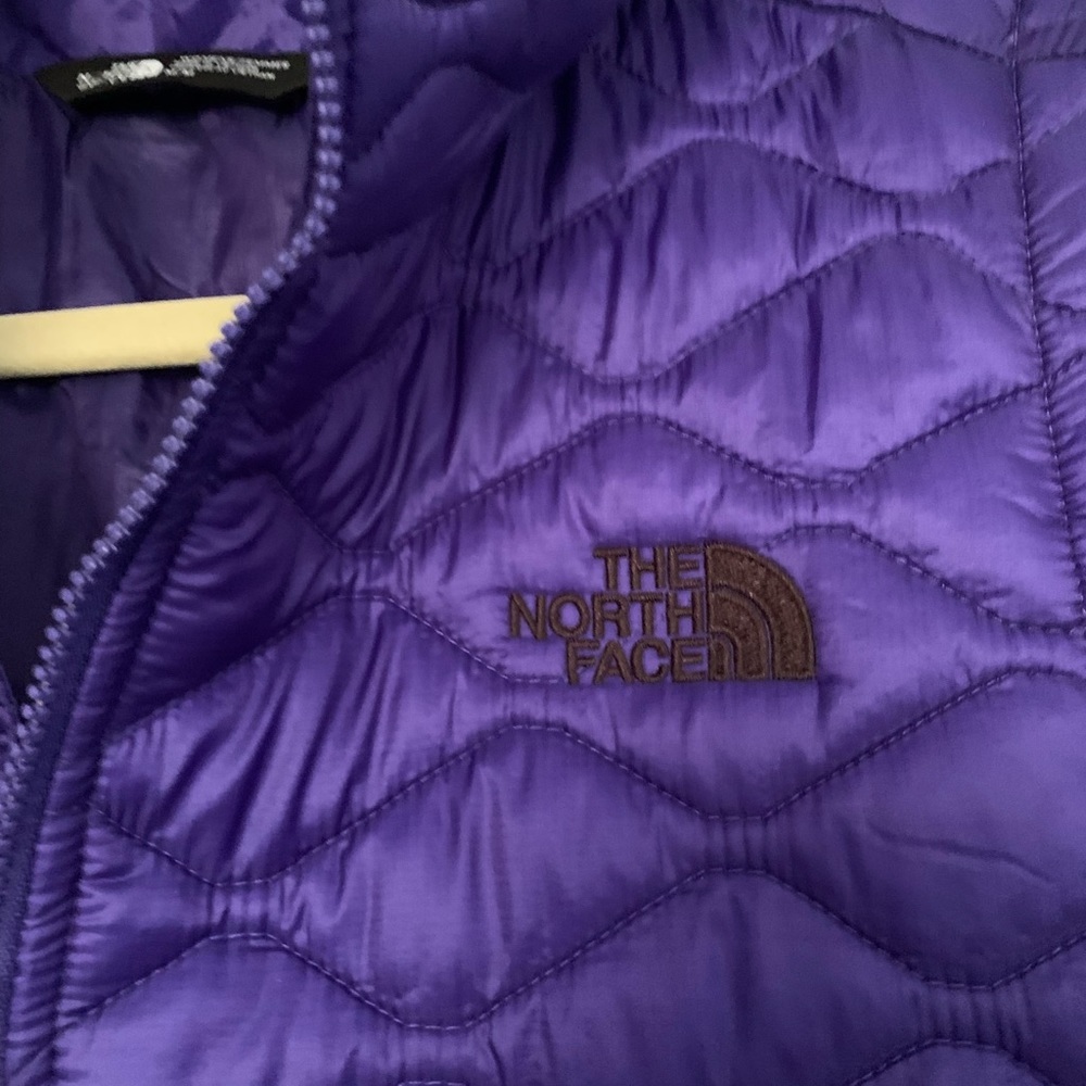 North face Women Vest size M.